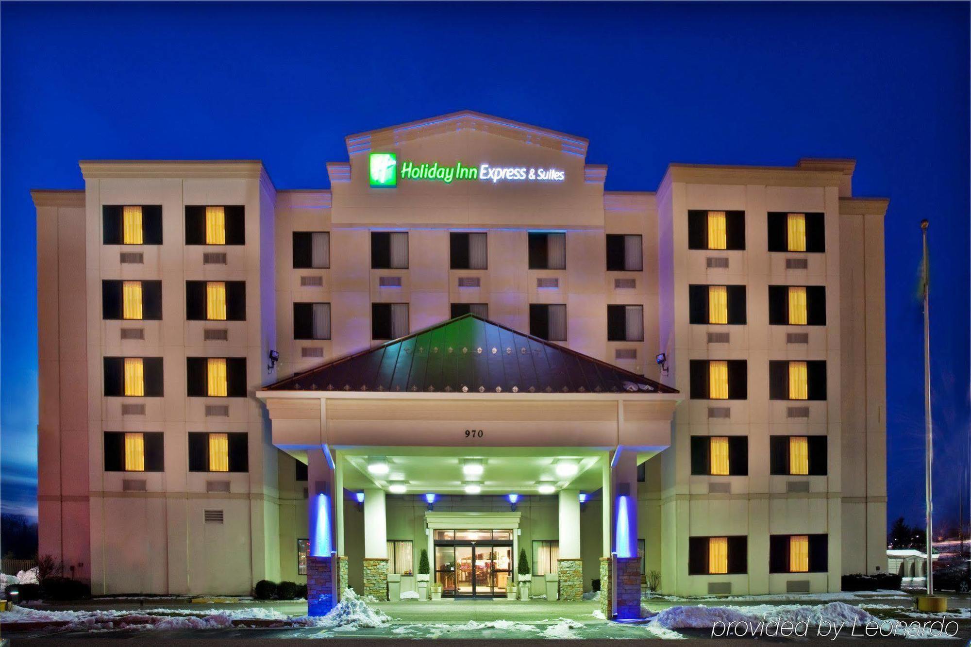Holiday Inn Express Hotel & Suites Coralville By Ihg Exterior foto